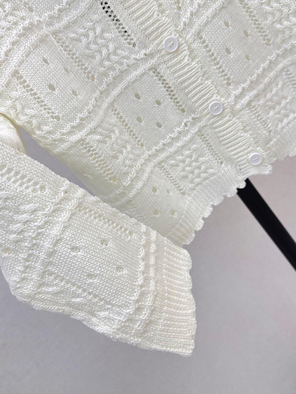 26FW New Textured Jacquard V-Neck Knit Cardigan 🤍