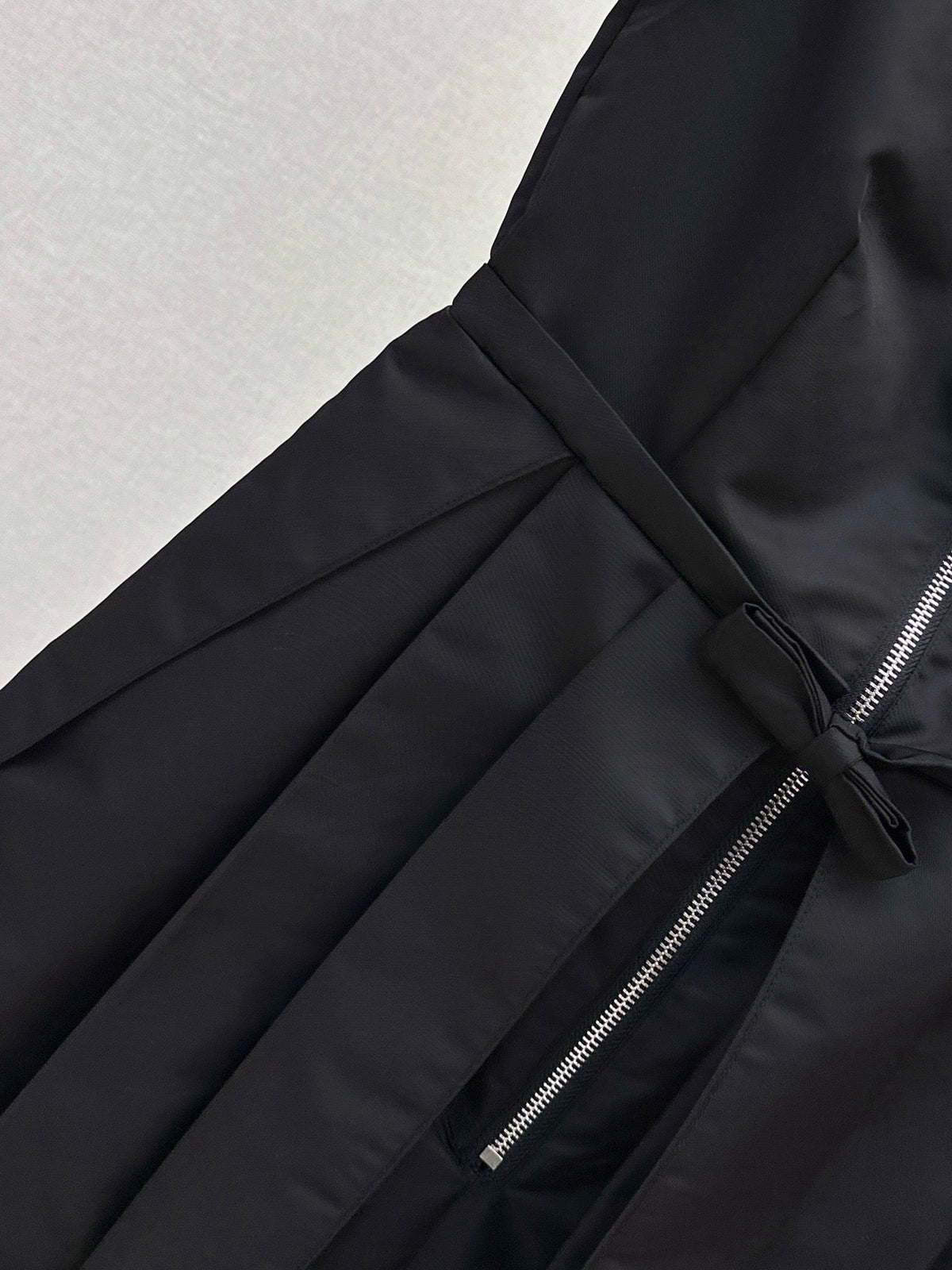 26FW New Nylon Bow-Waist Dress 🖤