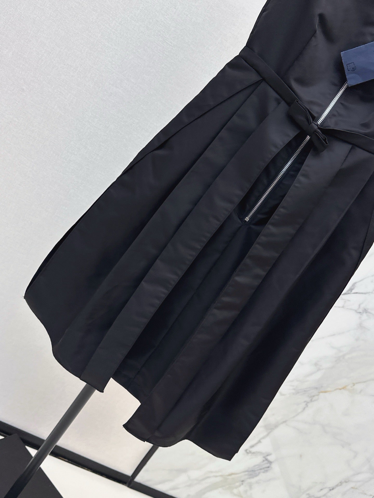26FW New Nylon Bow-Waist Dress 🖤