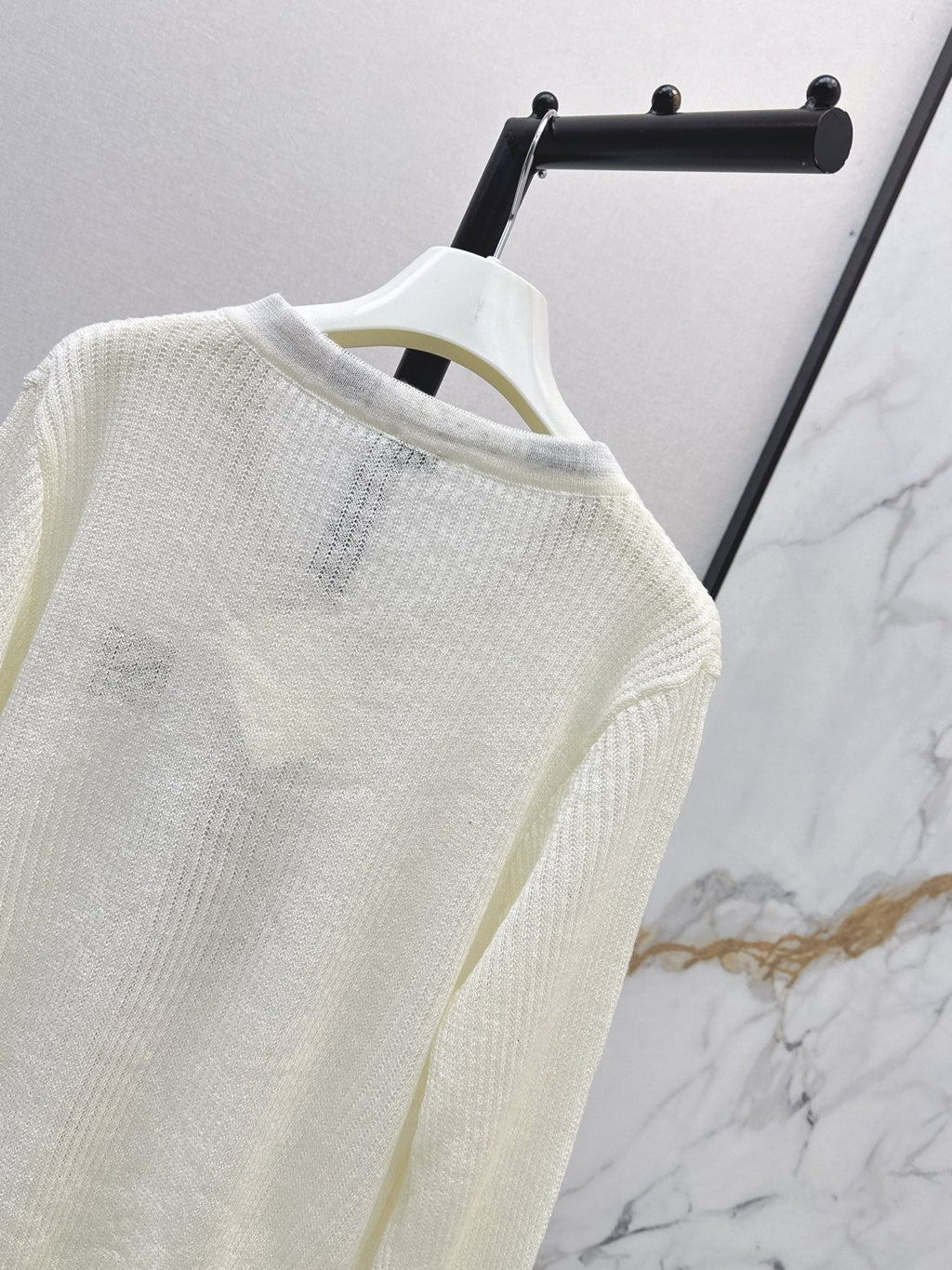 26FW New Long-Sleeved Knit Top with Scarf-Tie Detail 🤍
