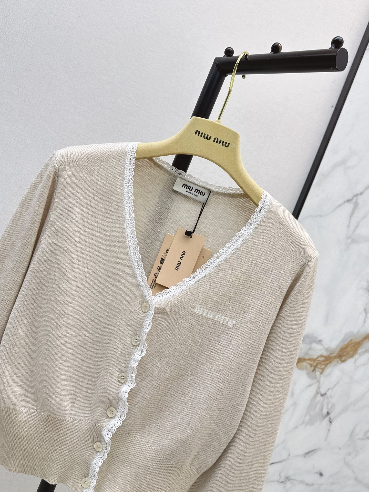26FW New Lace-Trim V-Neck Knit Cardigan 🤍