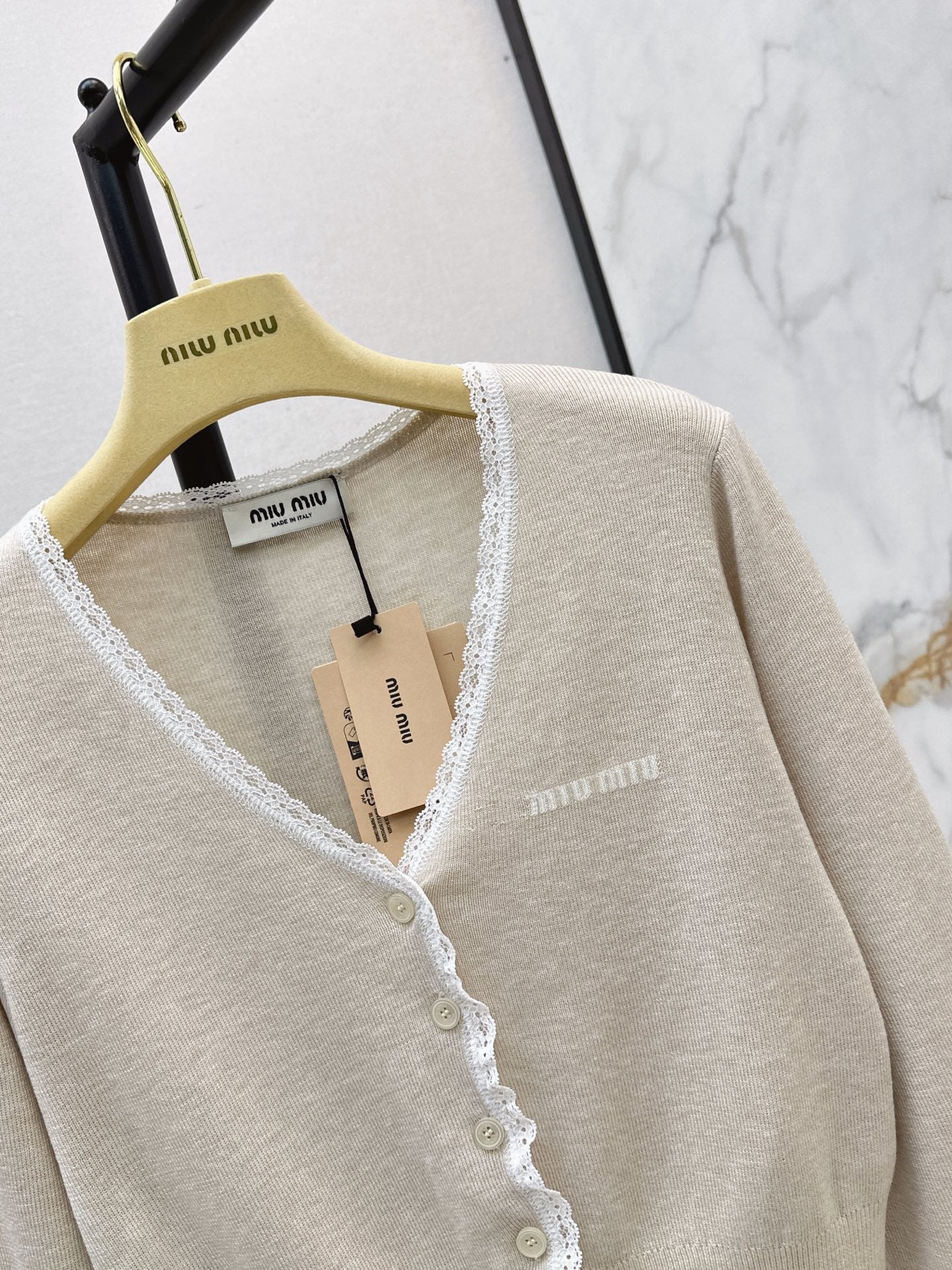 26FW New Lace-Trim V-Neck Knit Cardigan 🤍