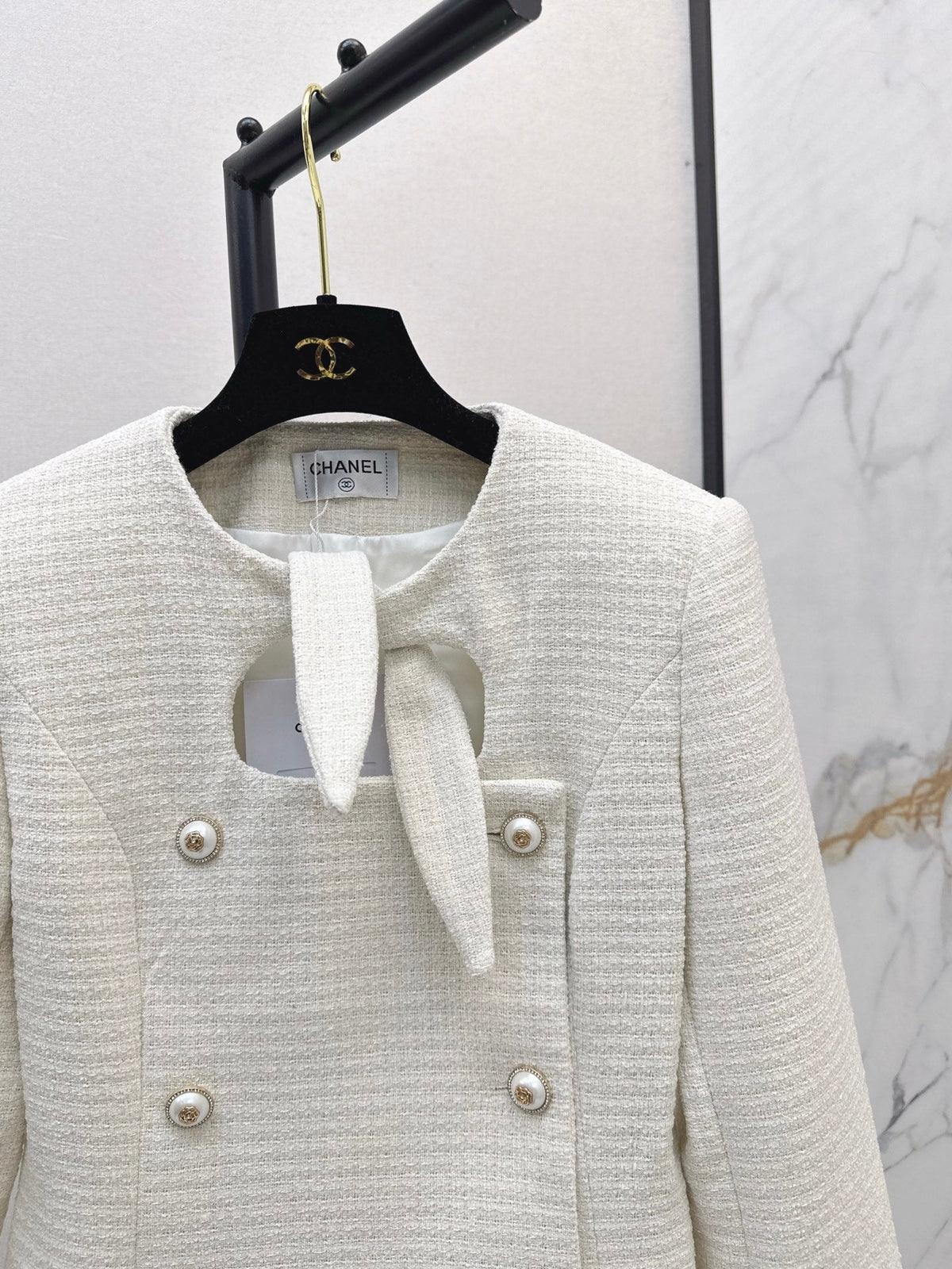 26FW New Knitted Jacket with Rabbit Ear Tie Detail 🤍