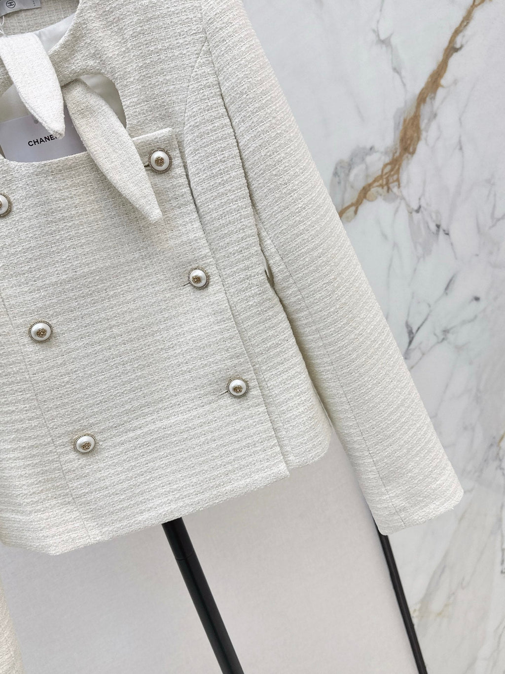 26FW New Knitted Jacket with Rabbit Ear Tie Detail 🤍