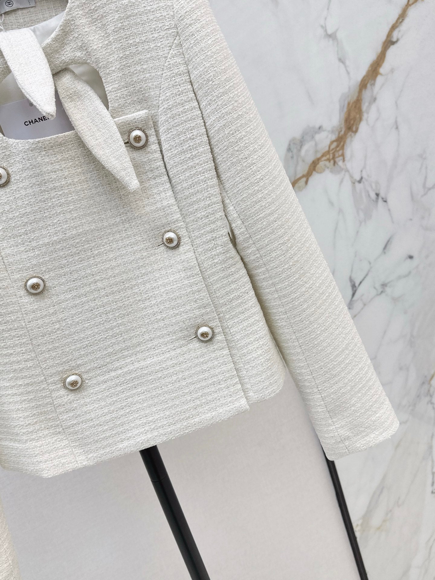26FW New Knitted Jacket with Rabbit Ear Tie Detail 🤍