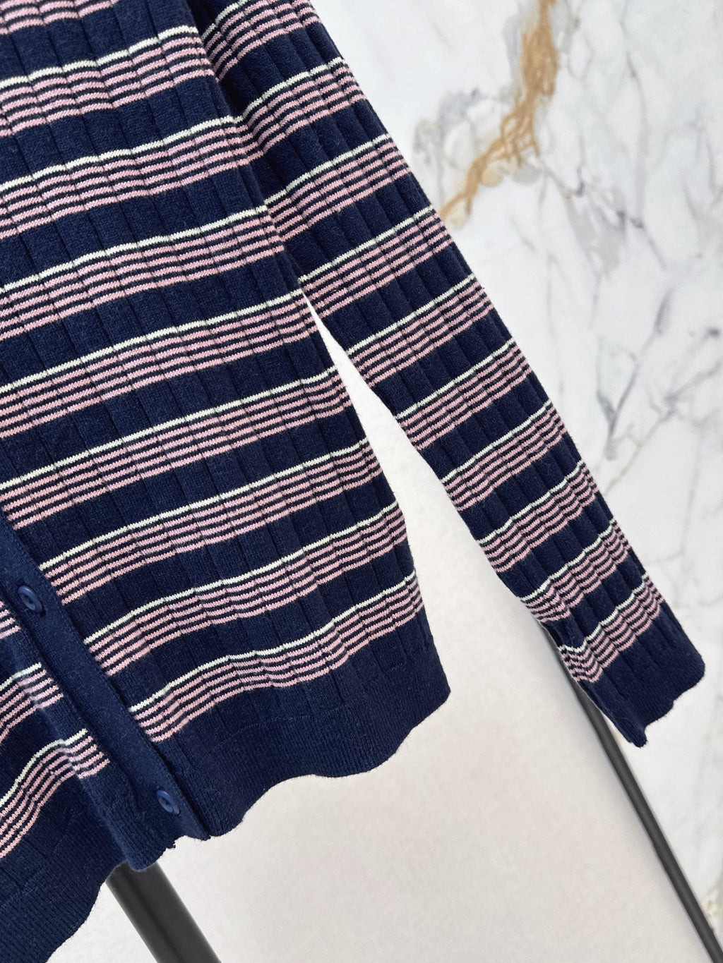26FW New V-Neck Striped Knit Cardigan 🖤