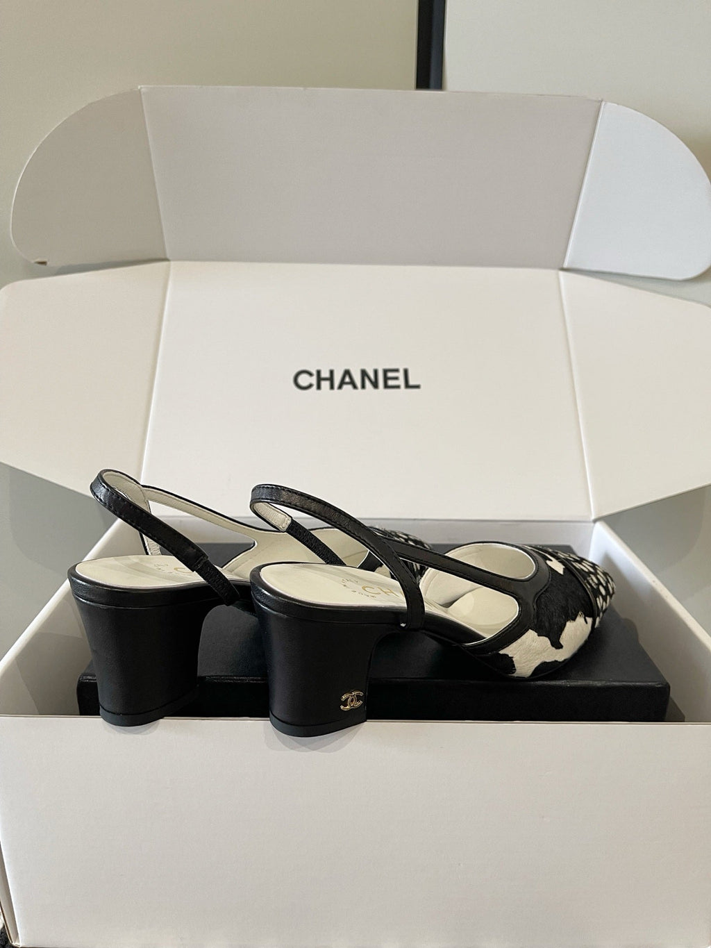 26FW New Women's Versatile Color-Block Slingback Sandals with Chunky Heels (height: 6.5cm)