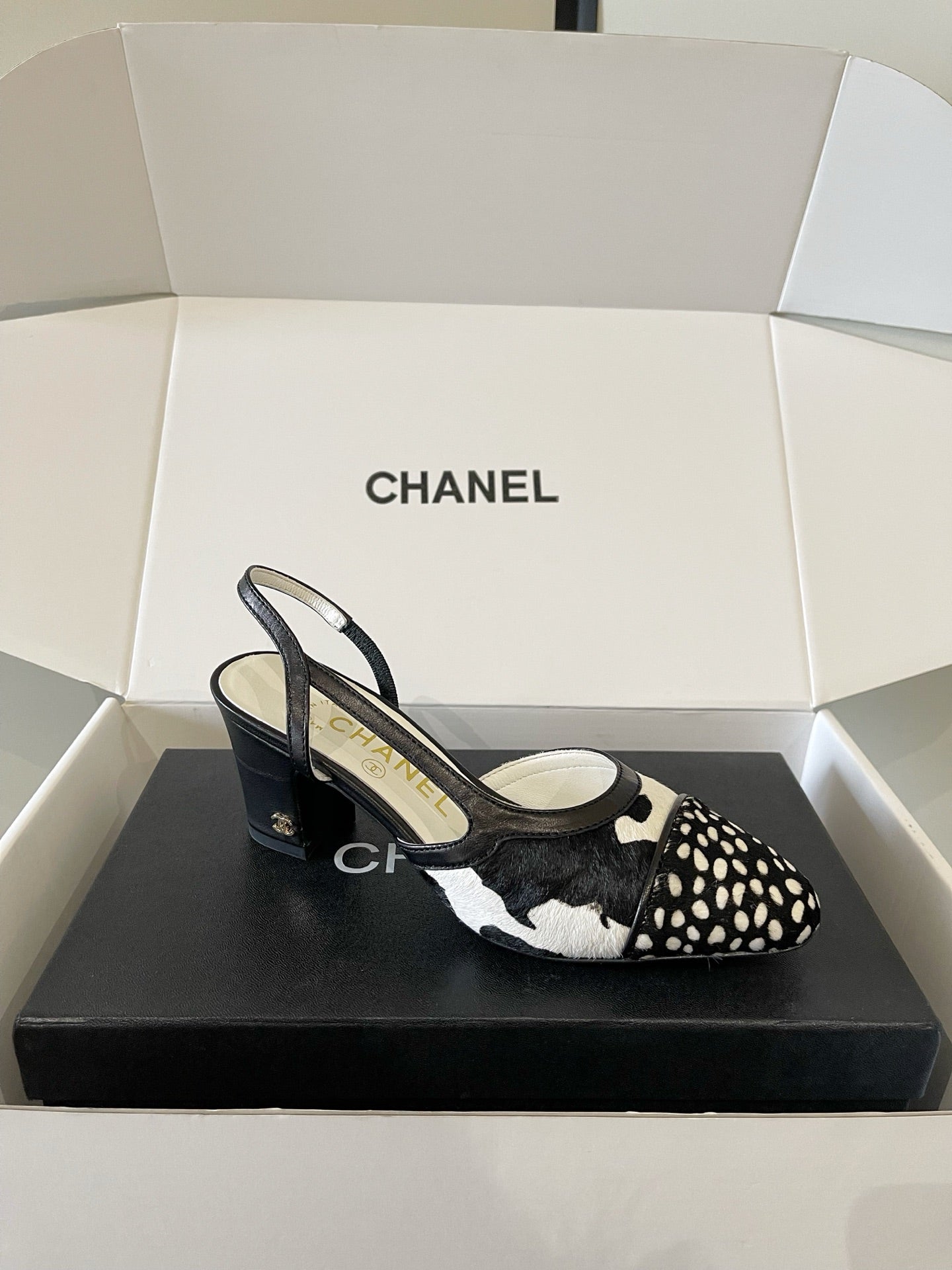 26FW New Women's Versatile Color-Block Slingback Sandals with Chunky Heels (height: 6.5cm)