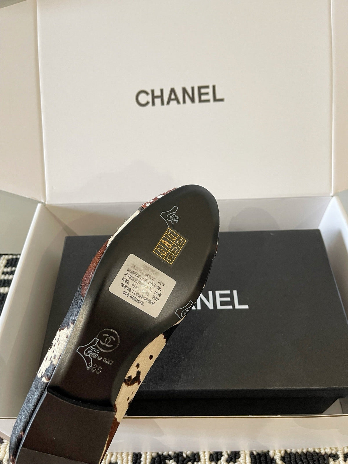 26FW New Classic Flats