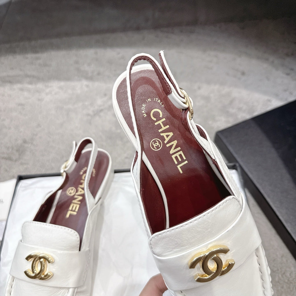 26FW New Pleated Flat Mules – Vintage-Style Closed-Toe Sandals