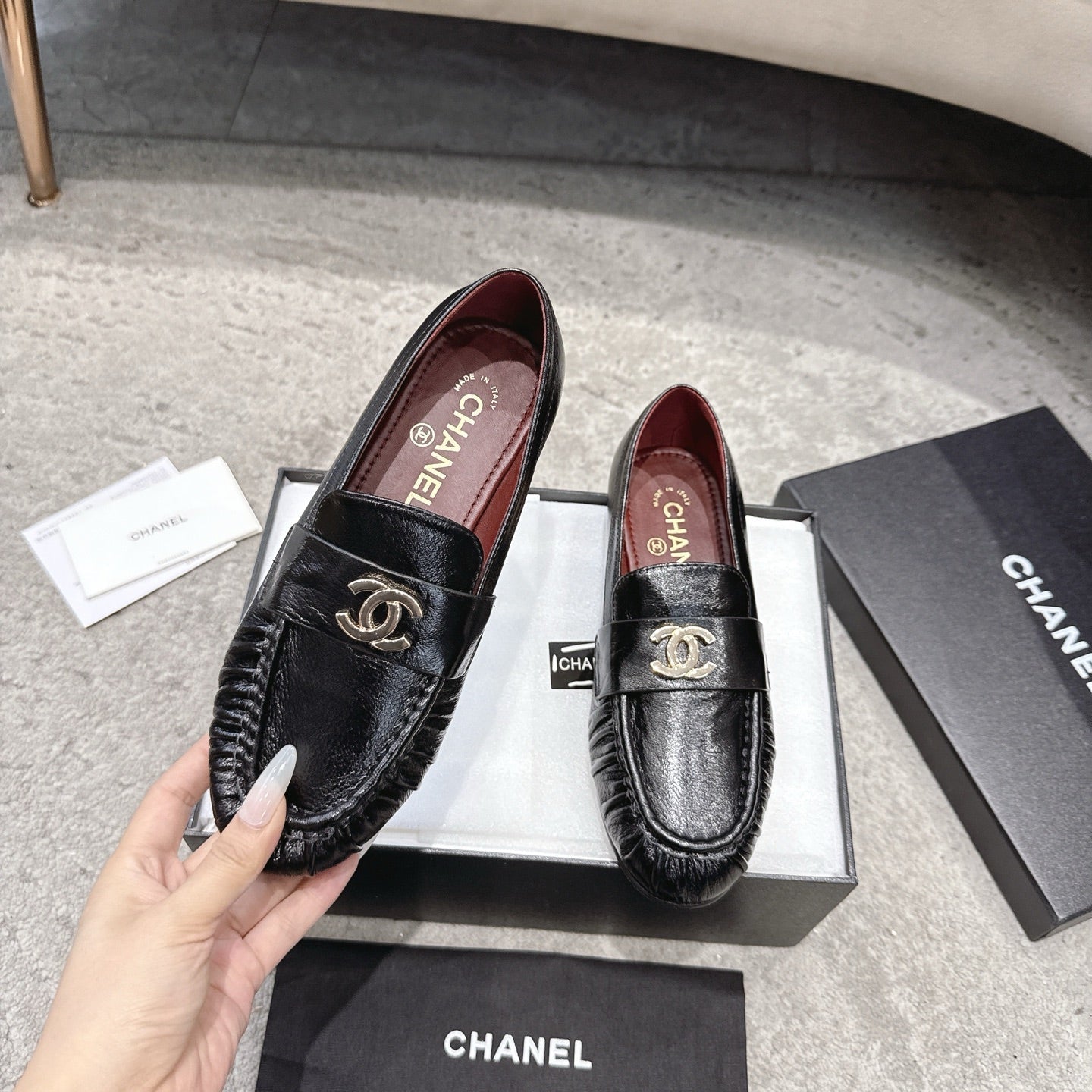 26FW New Pleated Flat Mules – Vintage-Style Flats
