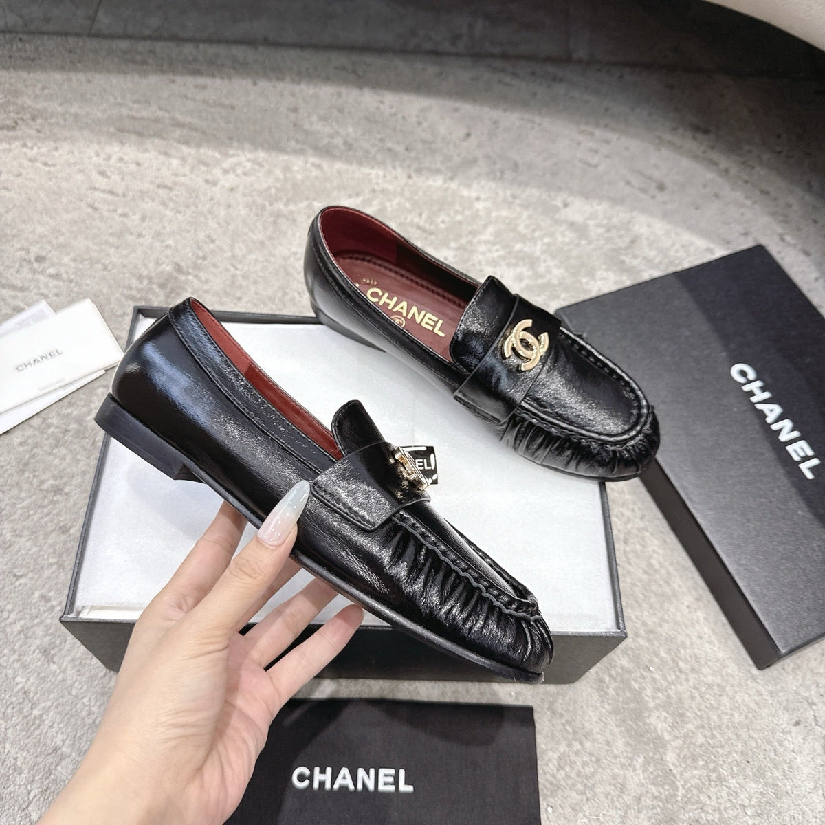 26FW New Pleated Flat Mules – Vintage-Style Flats