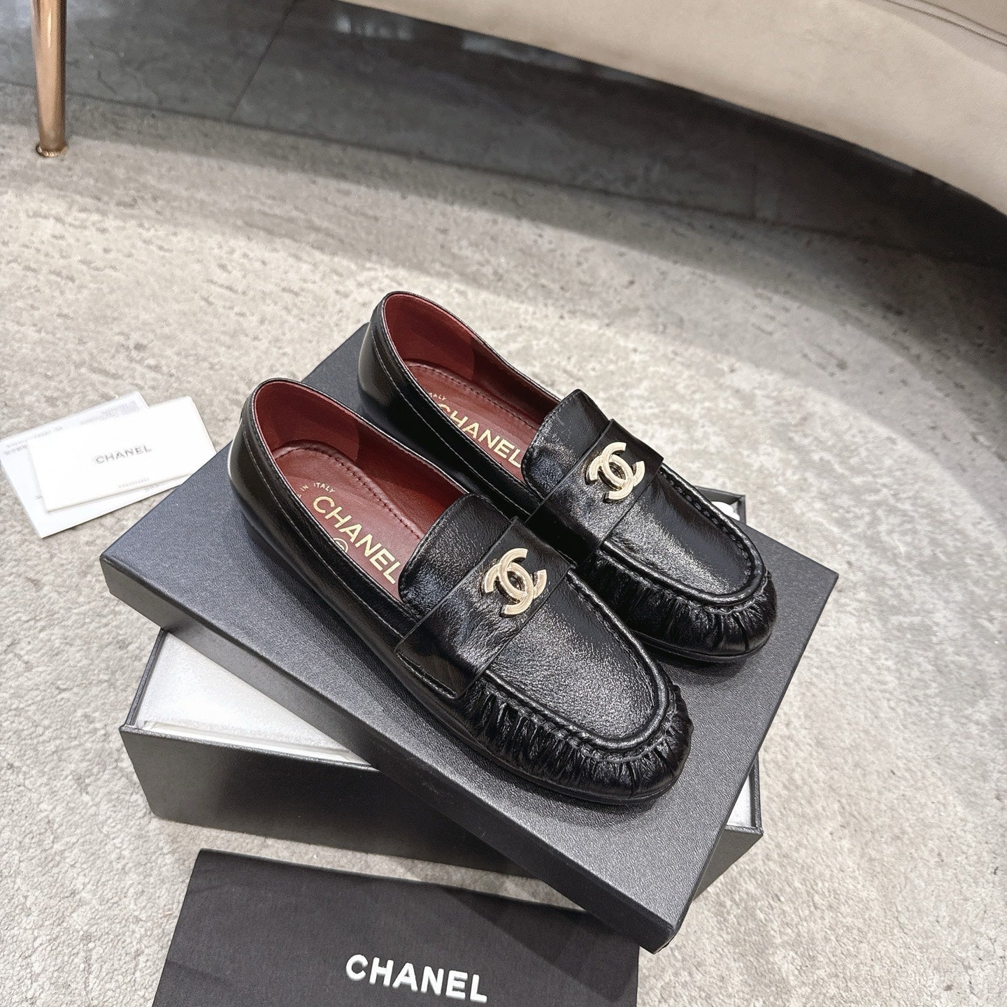 26FW New Pleated Flat Mules – Vintage-Style Flats