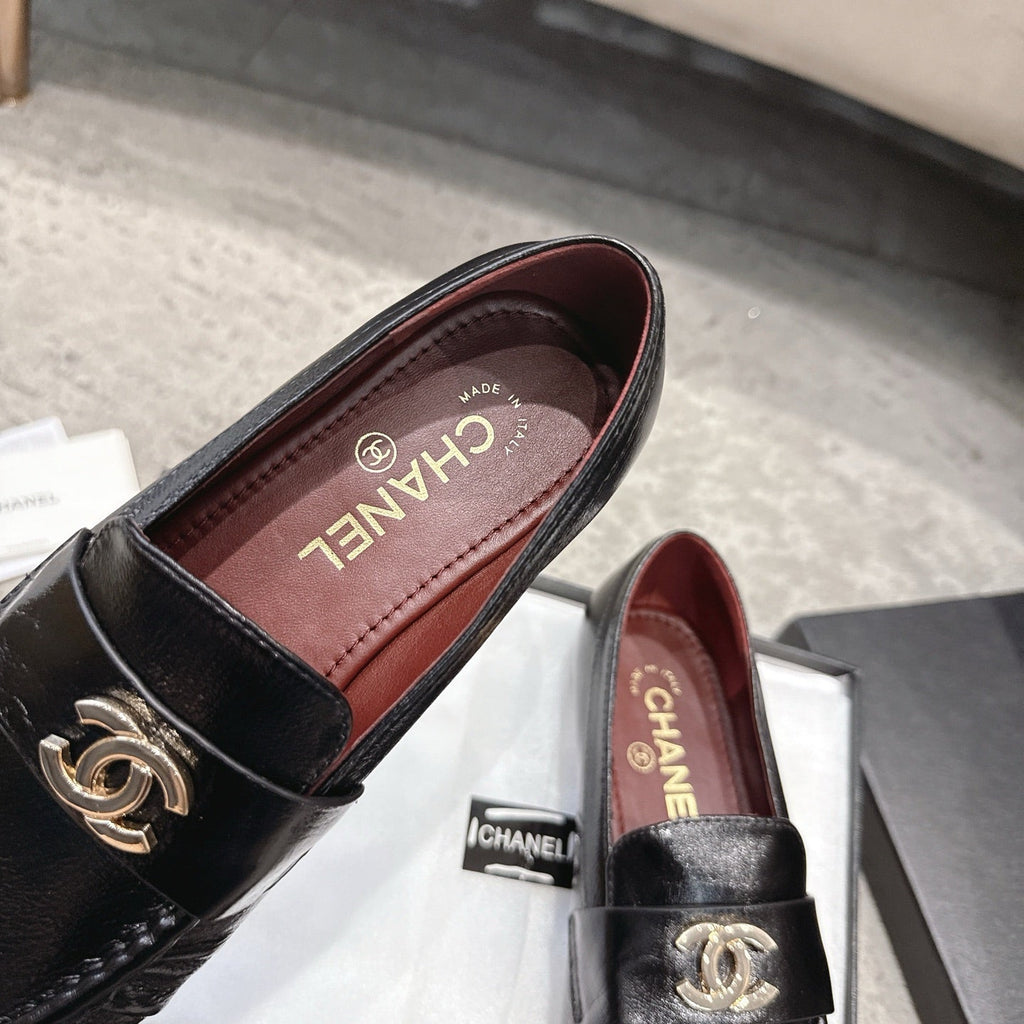 26FW New Pleated Flat Mules – Vintage-Style Flats