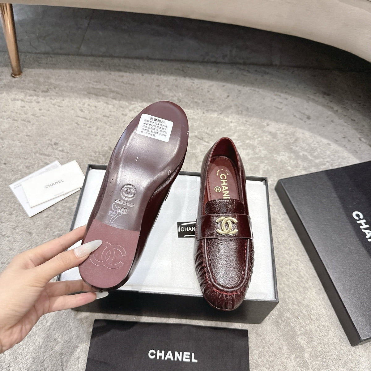 26FW New Pleated Flat Mules – Vintage-Style Flats