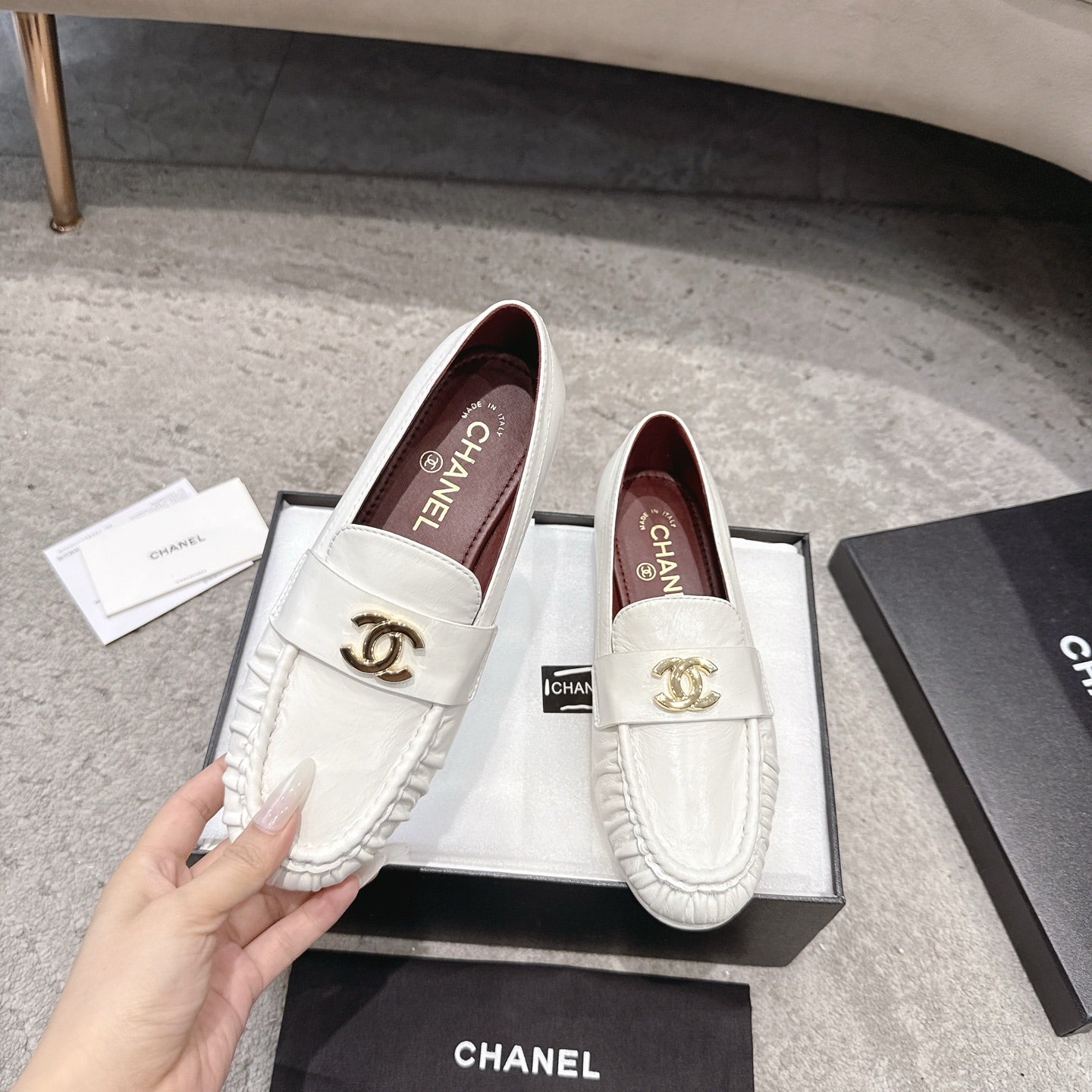 26FW New Pleated Flat Mules – Vintage-Style Flats