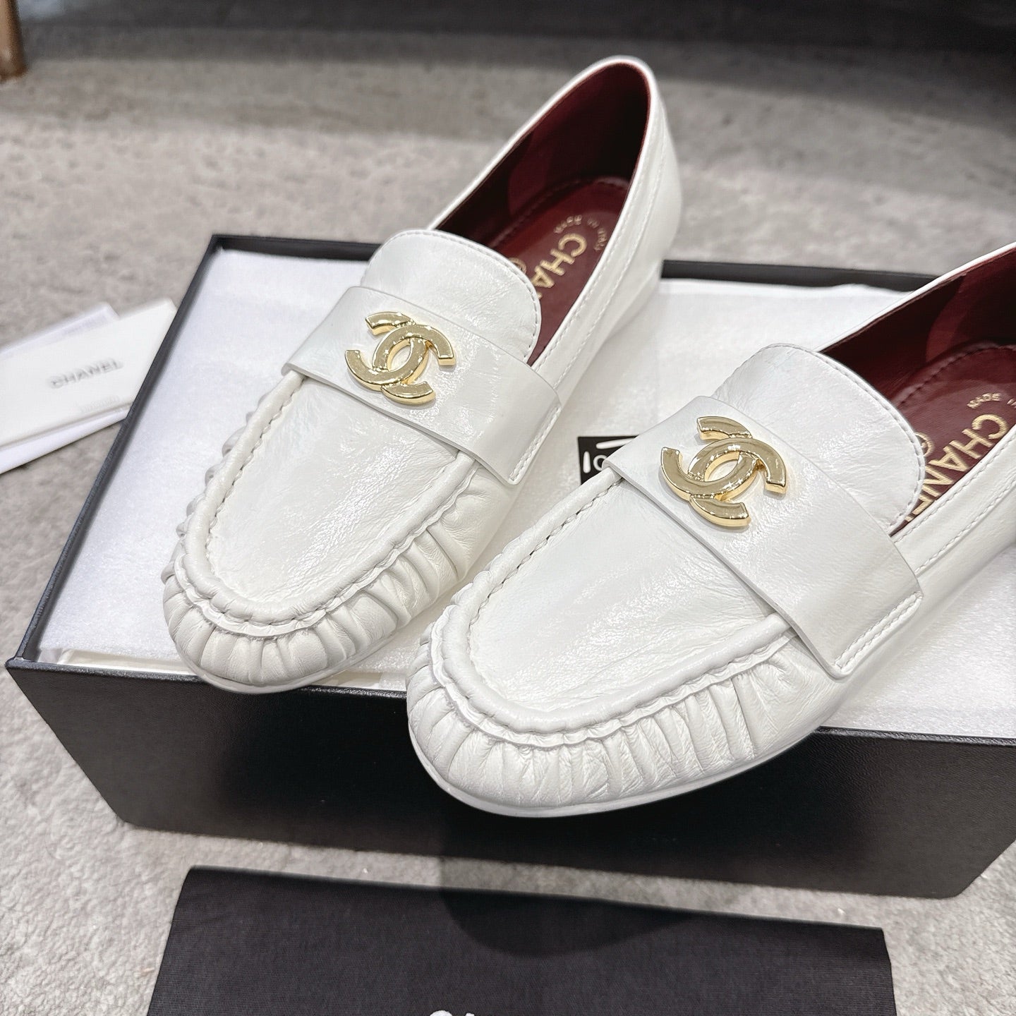 26FW New Pleated Flat Mules – Vintage-Style Flats