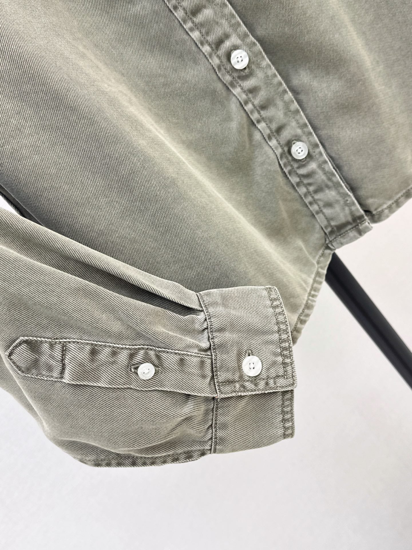 26FW New Denim Shirt with Contrasting Letter Logo Embroidery 🤍