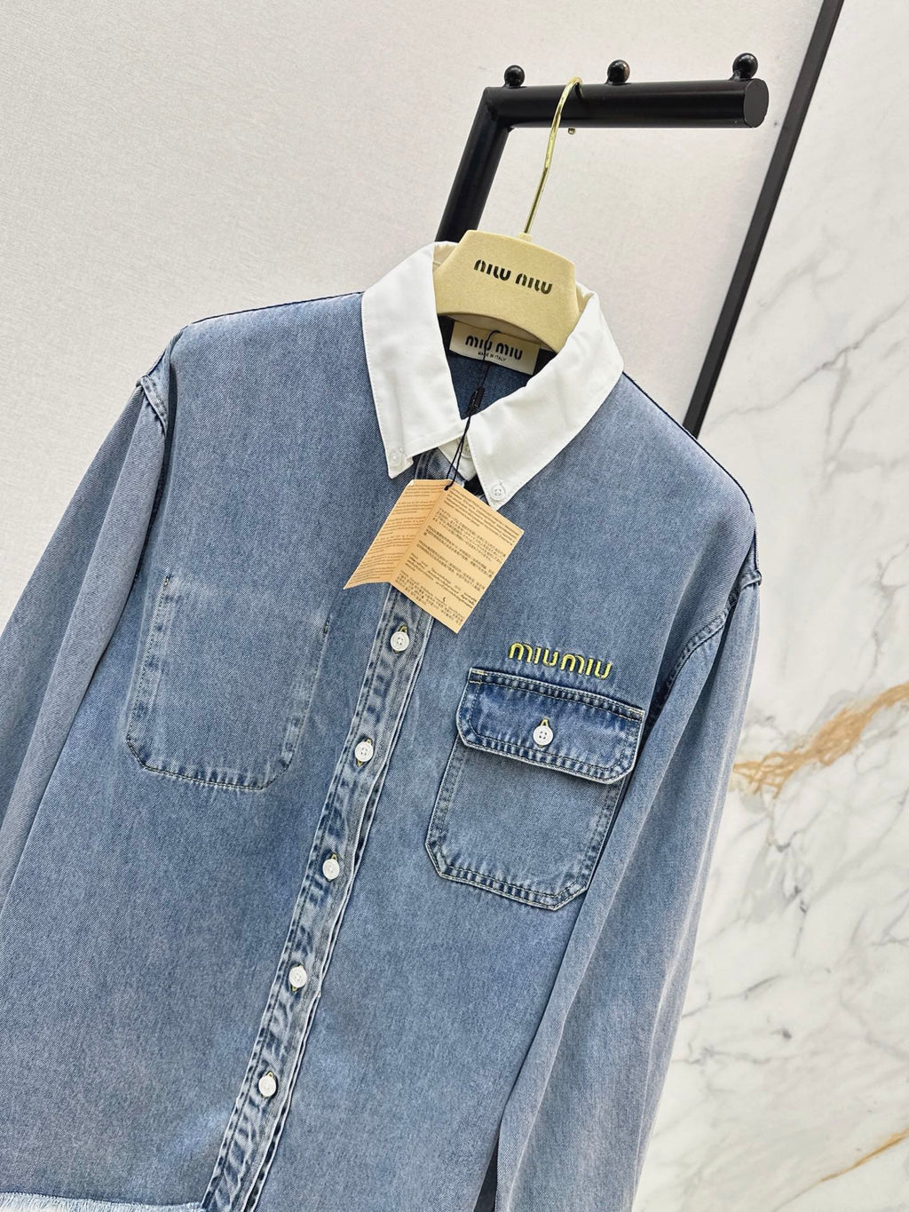 26FW New Denim Shirt with Embroidered Letter Logo and Contrast-Color Collar 🩵