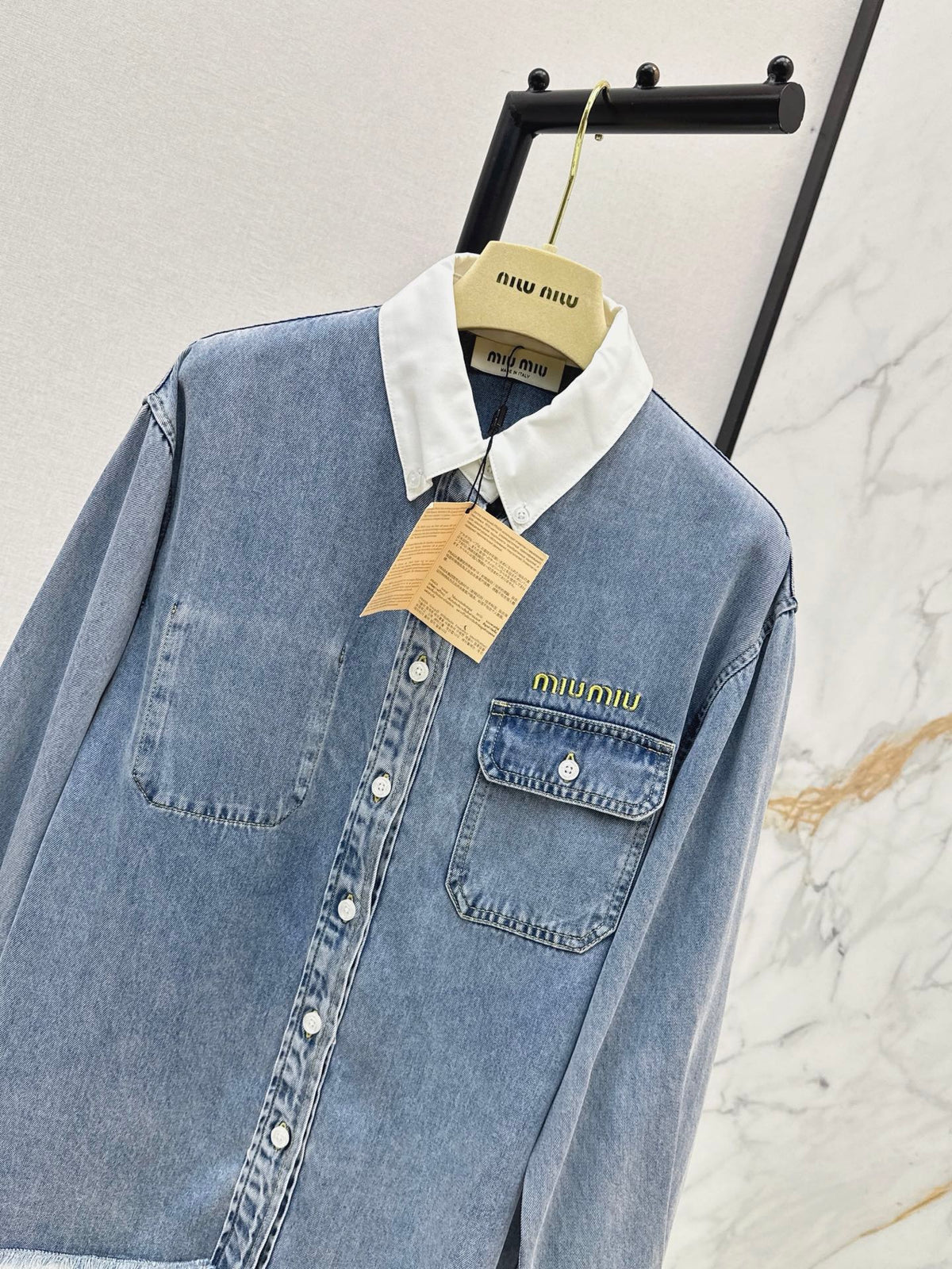 26FW New Denim Shirt with Embroidered Letter Logo and Contrast-Color Collar 🩵