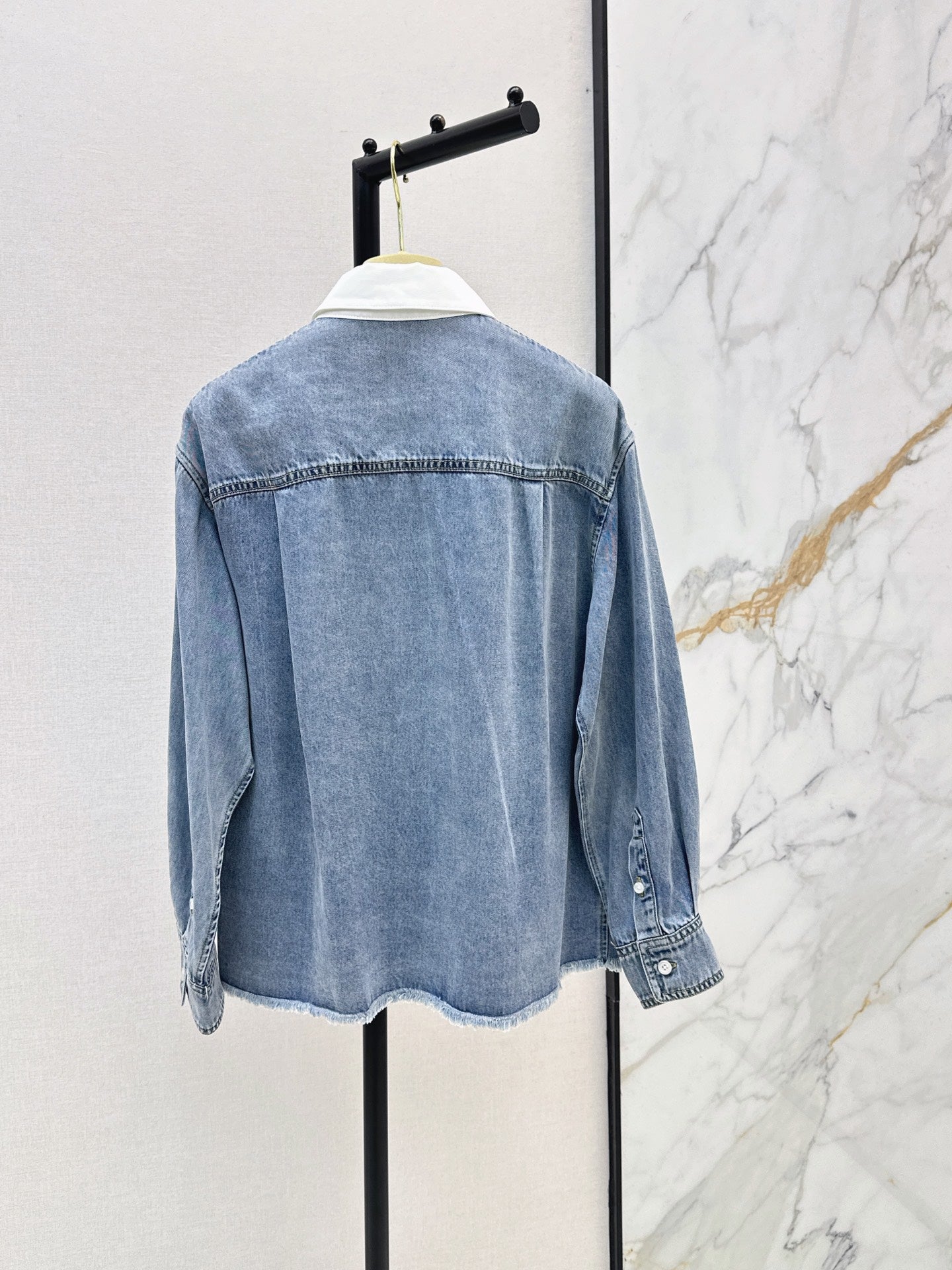 26FW New Denim Shirt with Embroidered Letter Logo and Contrast-Color Collar 🩵