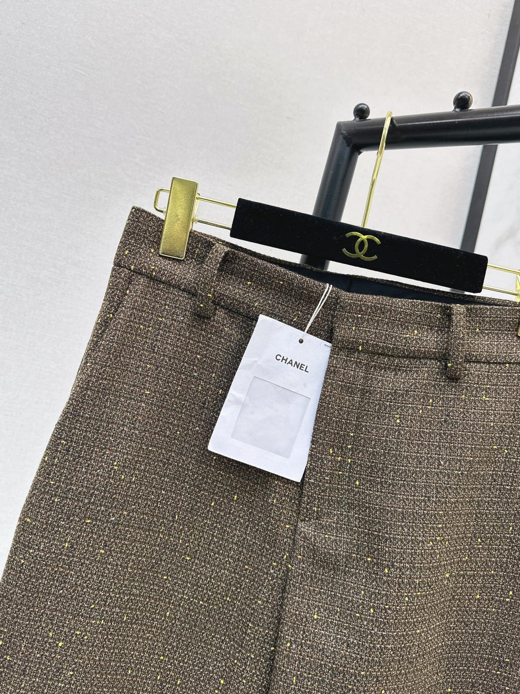 26FW New Runway Style: Vintage-Inspired Woven Wool Trousers 🤎