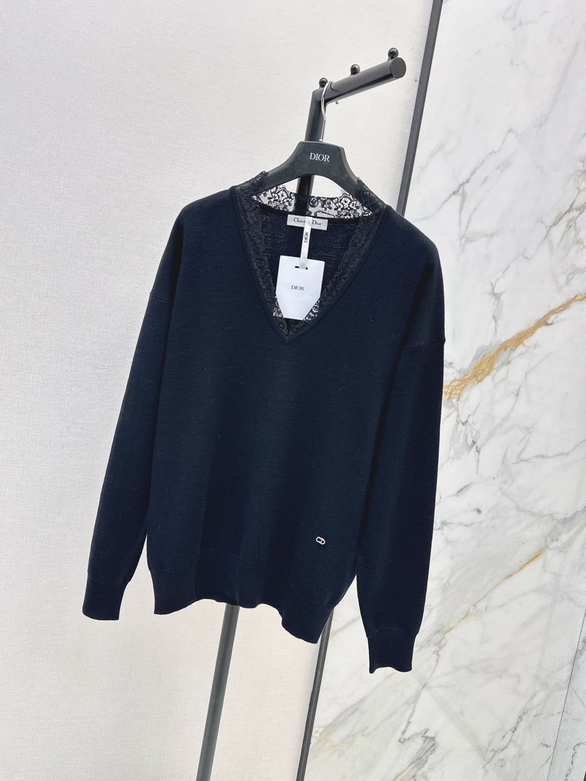 26FW New Cashmere Top with Lace-Panel V-Neck 🖤
