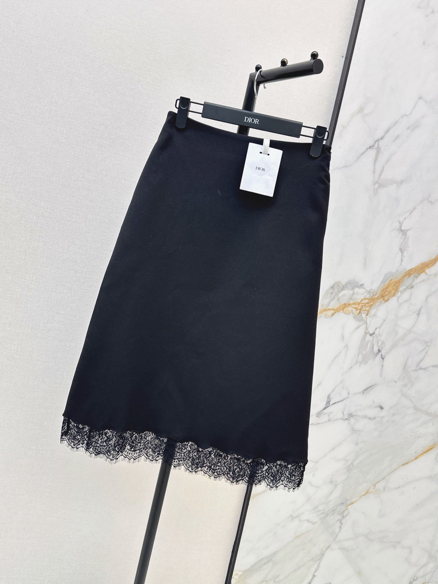 26FW New High-Waisted A-Line Skirt with Lace Paneling 🖤