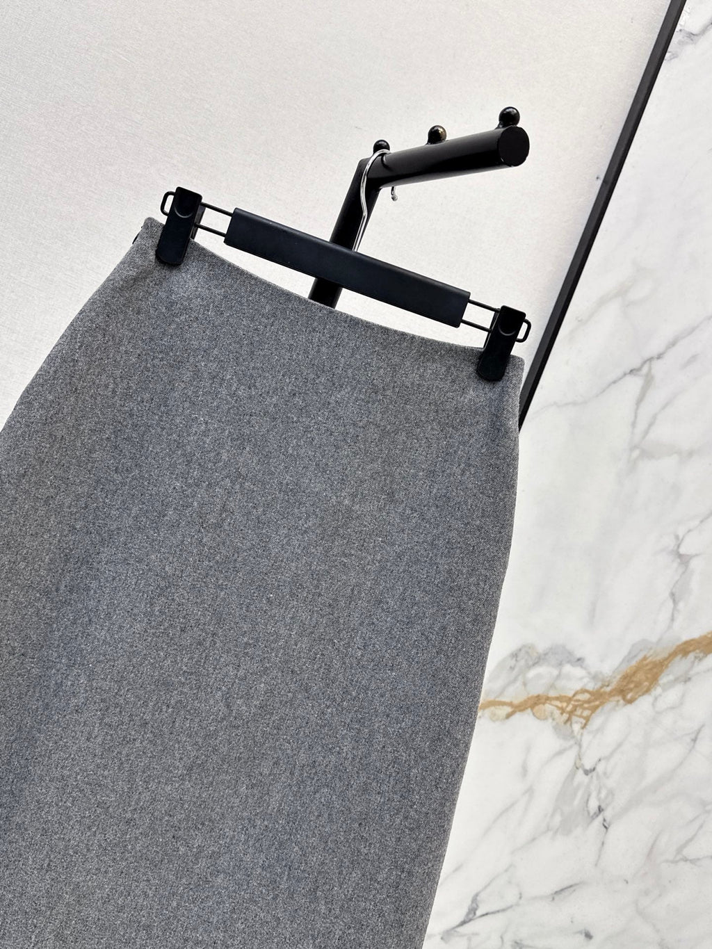 26FW New High-Waisted A-Line Skirt with Lace Paneling 🩶