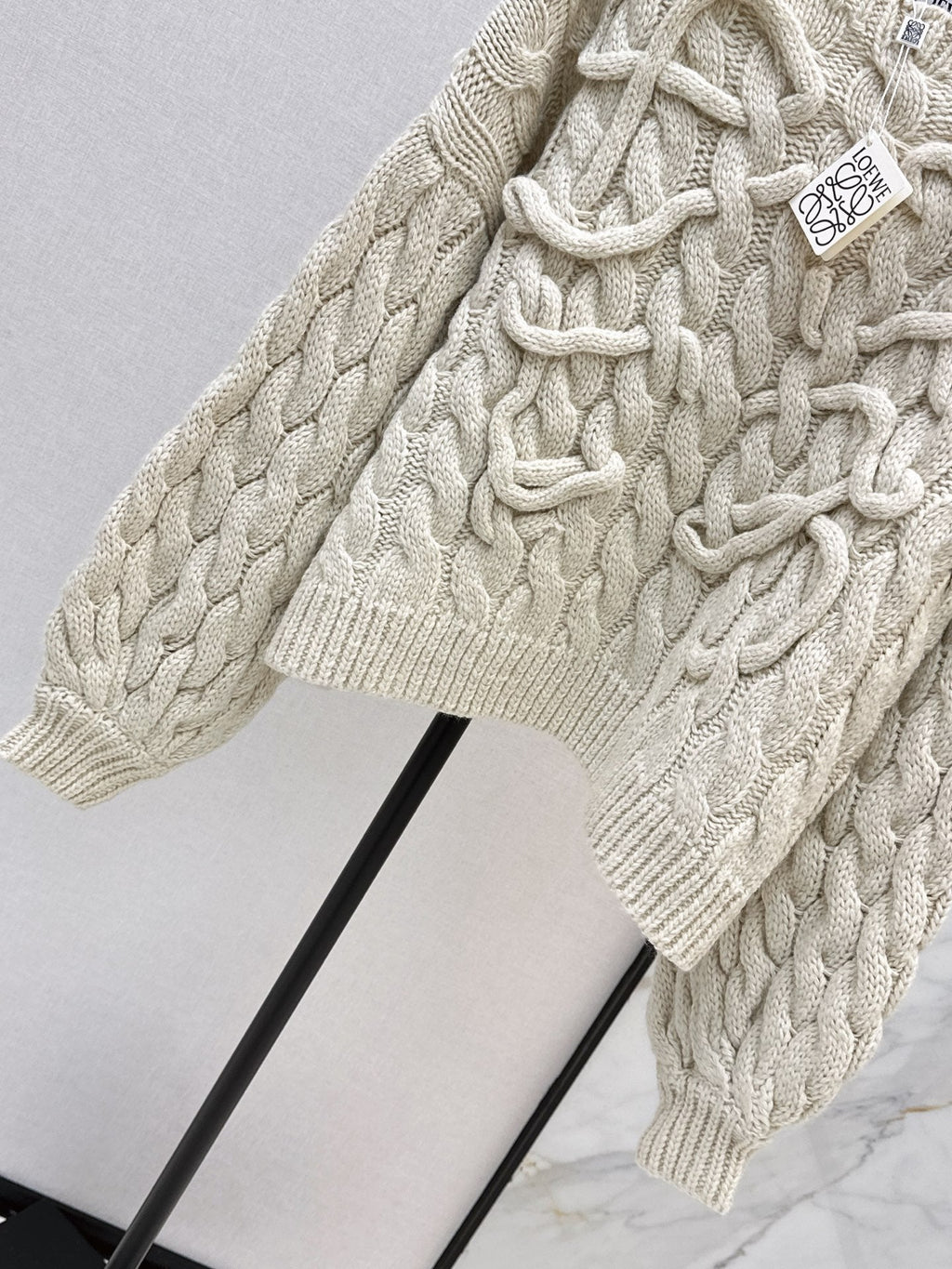 26FW New Cream Pullover Sweater with Woven Logo 🤍