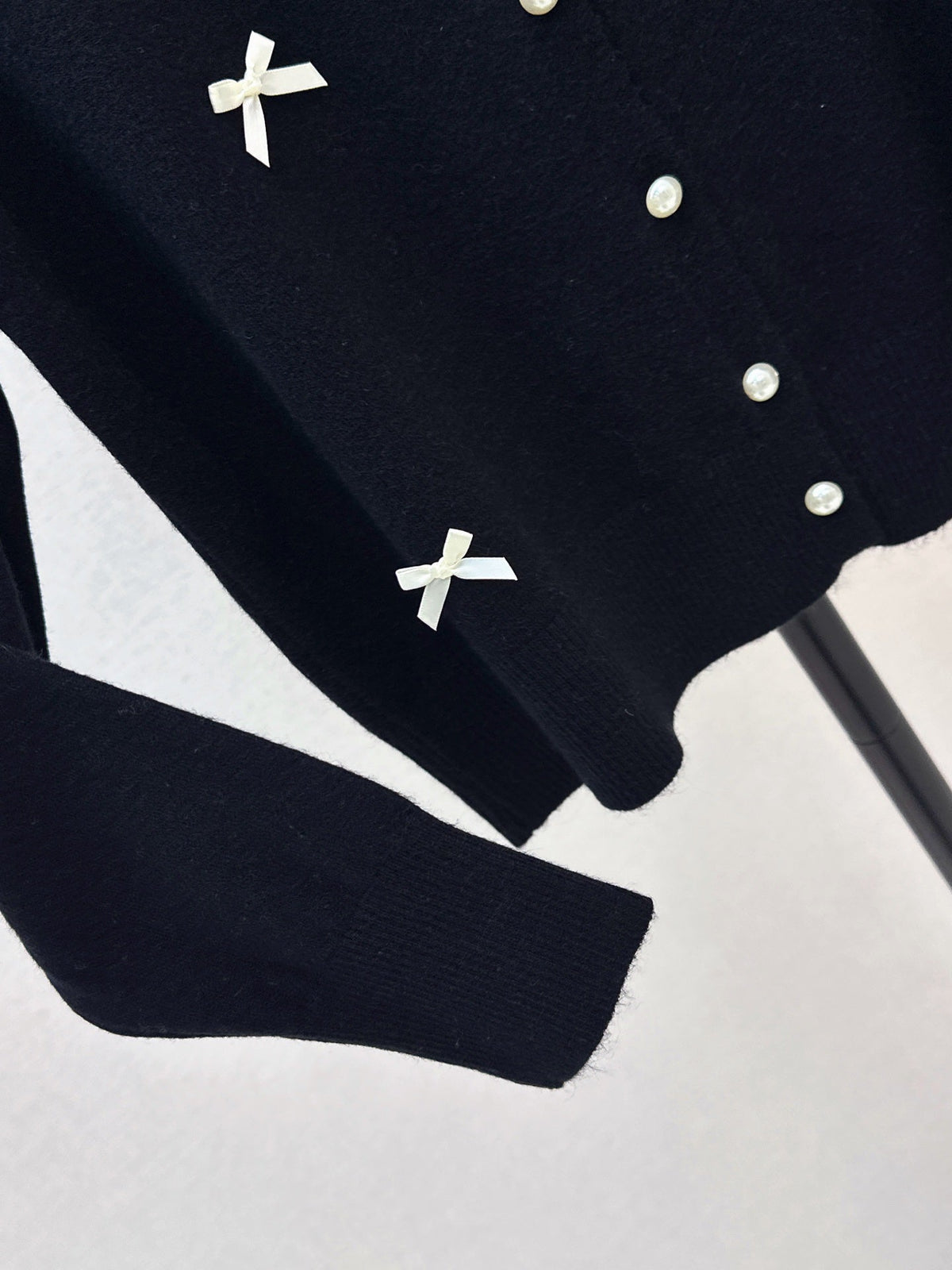 26FW New Crew-Neck Cardigan with Bow Detail 🖤