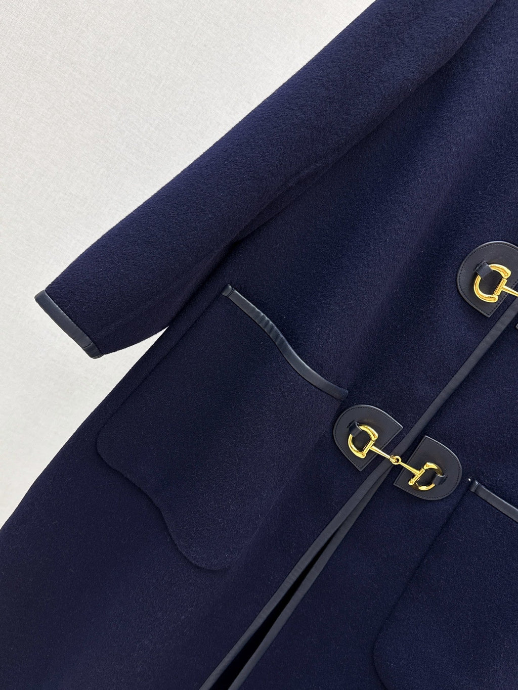 26FW New Long Coat with Horseshoe Buckle Detail 🖤