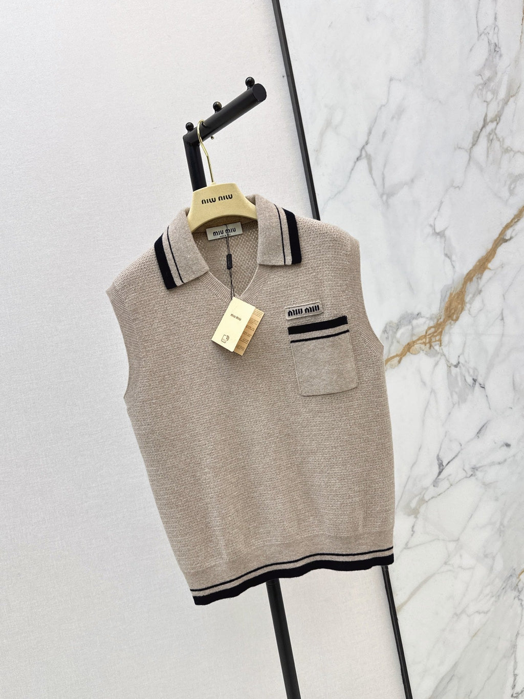 26FW New Embroidered Micro-Logo Cashmere Vest with Youthful Lapel 🩶