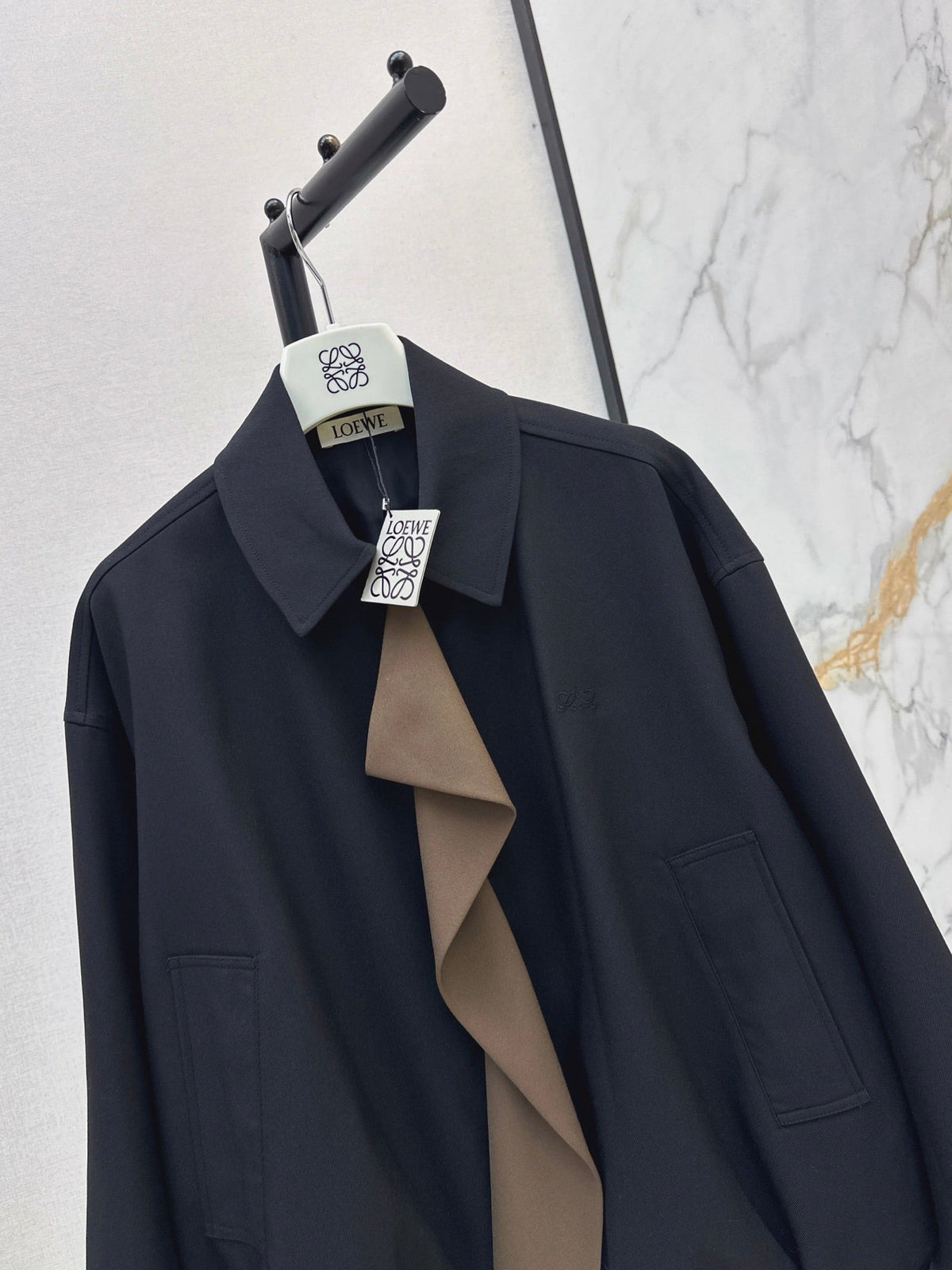 26FW New Oversized Jacket with Contrasting Ruffled Collar 🖤