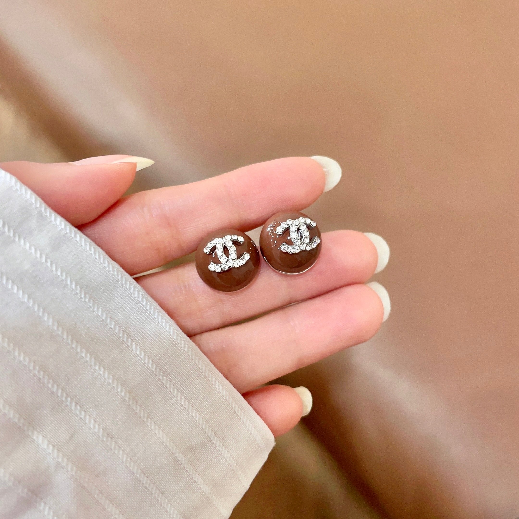 26FW New Double-C Chocolate-Colored Stud Earrings