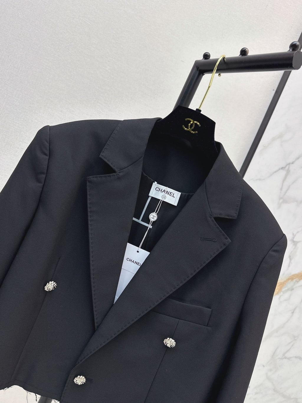 26FW New Runway Style: Versatile Cropped Jacket 🖤