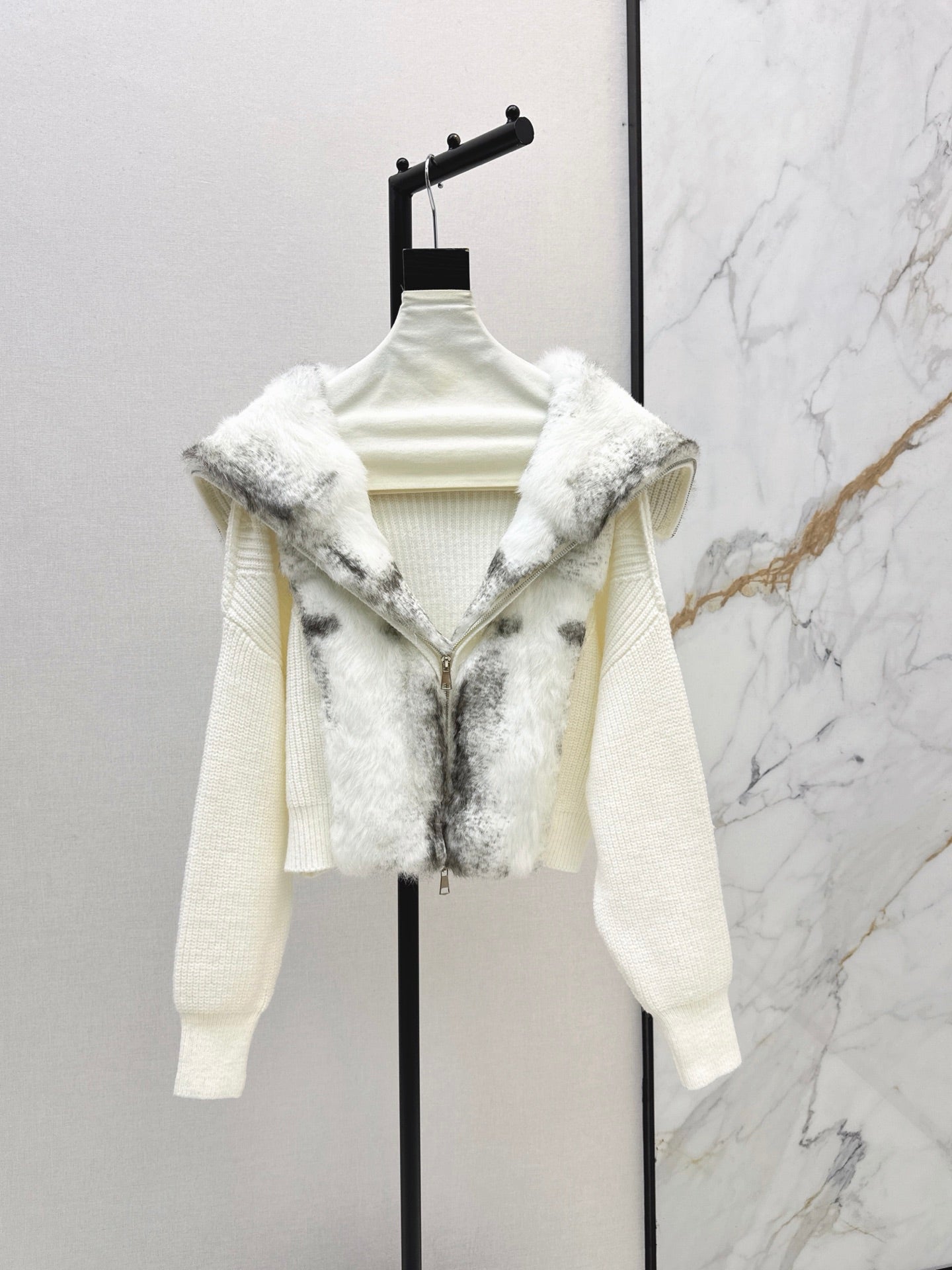 ❤️‍🔥Limited edition❤️‍🔥26FW New Knit Cardigan with Fox Fur Trim 🤎