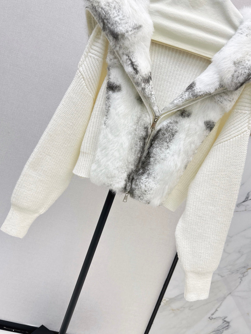 ❤️‍🔥Limited edition❤️‍🔥26FW New Knit Cardigan with Fox Fur Trim 🤎