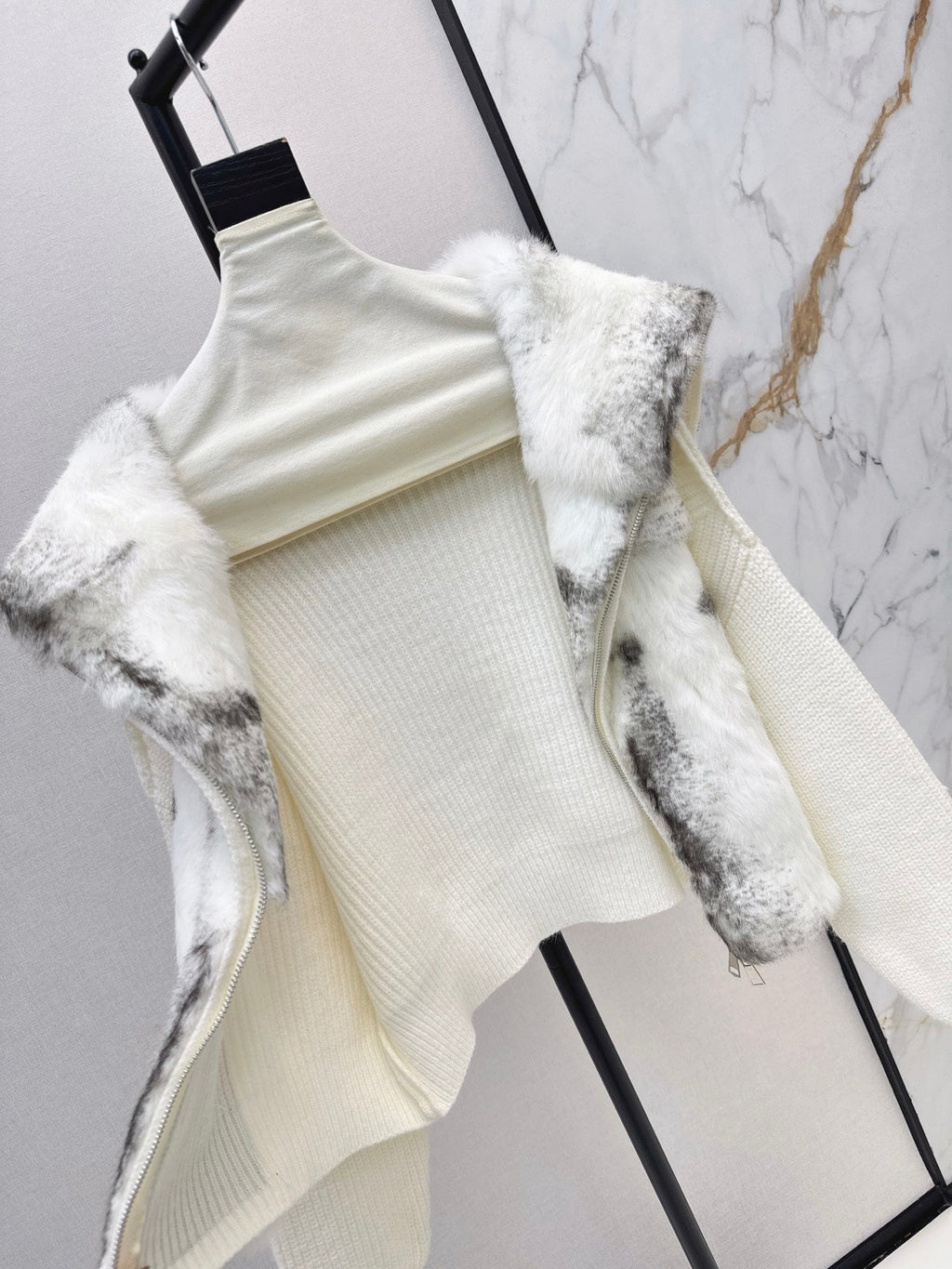 ❤️‍🔥Limited edition❤️‍🔥26FW New Knit Cardigan with Fox Fur Trim 🤎