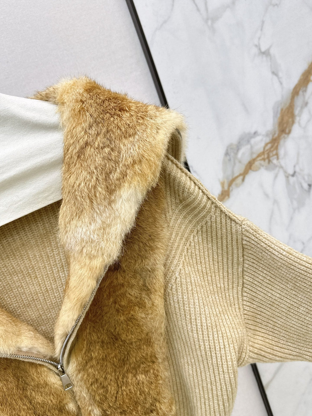 ❤️‍🔥Limited edition❤️‍🔥26FW New Knit Cardigan with Fox Fur Trim 🤎