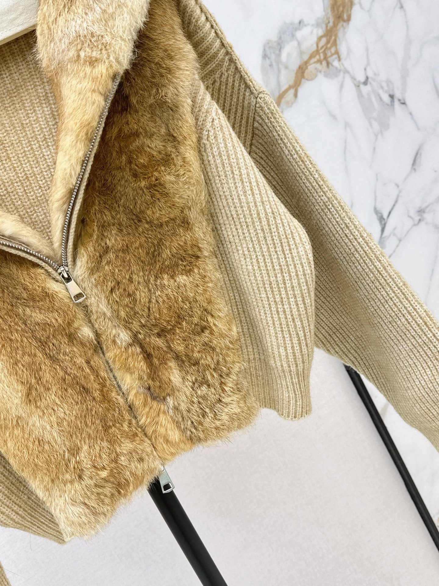 ❤️‍🔥Limited edition❤️‍🔥26FW New Knit Cardigan with Fox Fur Trim 🤎