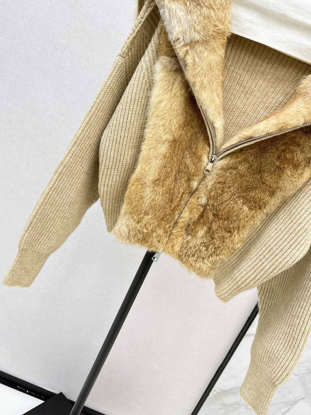❤️‍🔥Limited edition❤️‍🔥26FW New Knit Cardigan with Fox Fur Trim 🤎