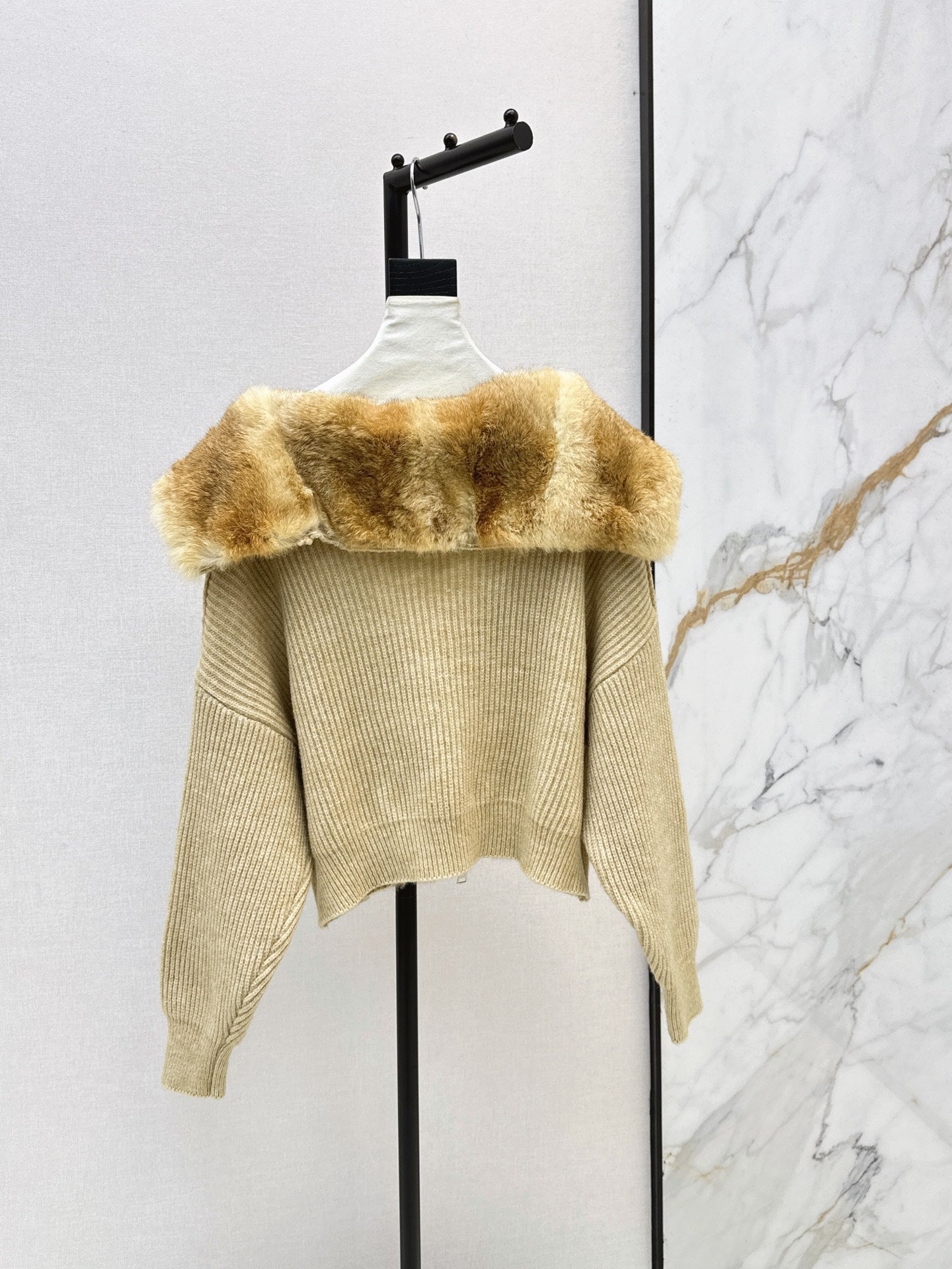 ❤️‍🔥Limited edition❤️‍🔥26FW New Knit Cardigan with Fox Fur Trim 🤎