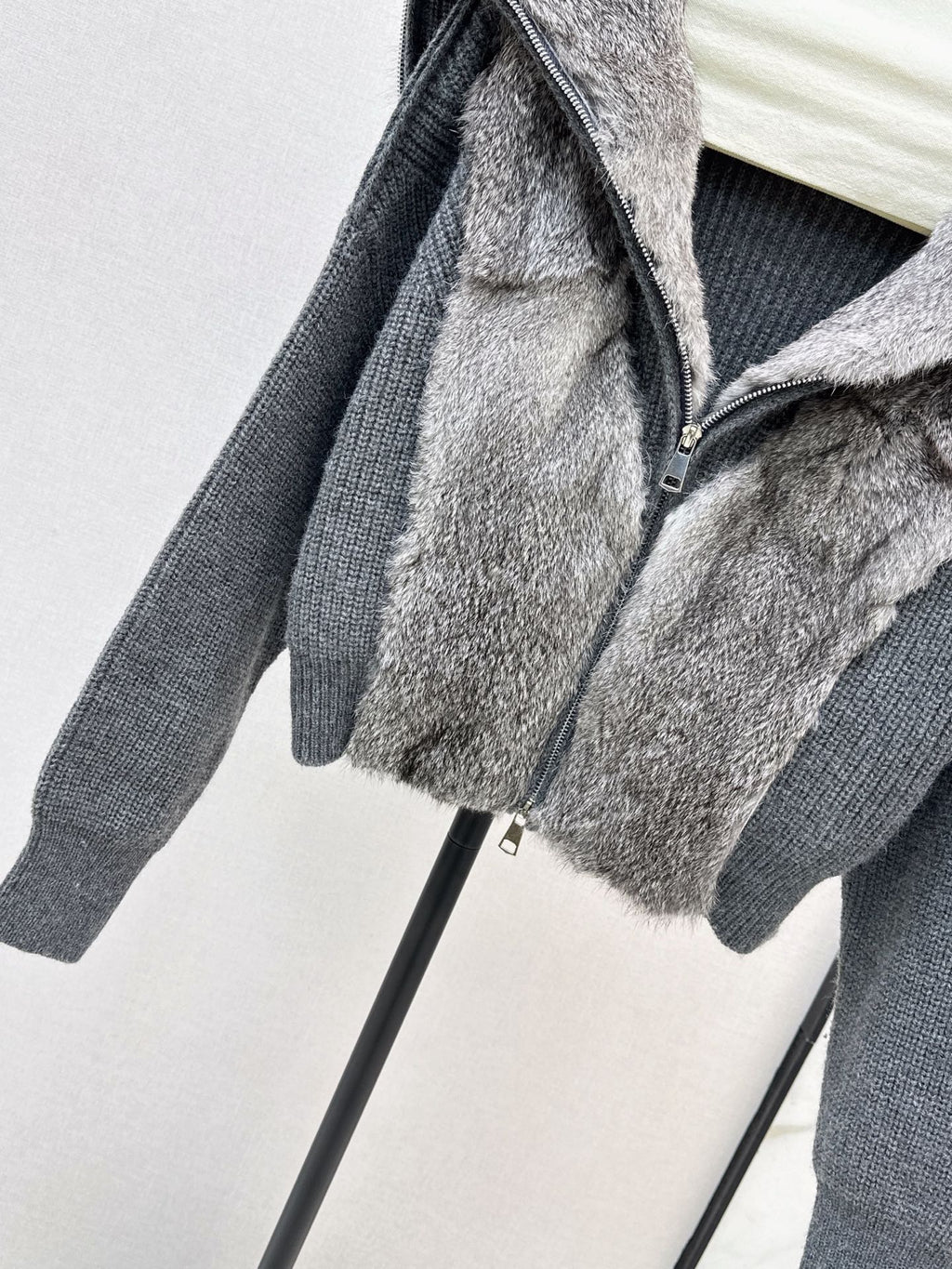 ❤️‍🔥Limited edition❤️‍🔥26FW New Knit Cardigan with Fox Fur Trim 🤎