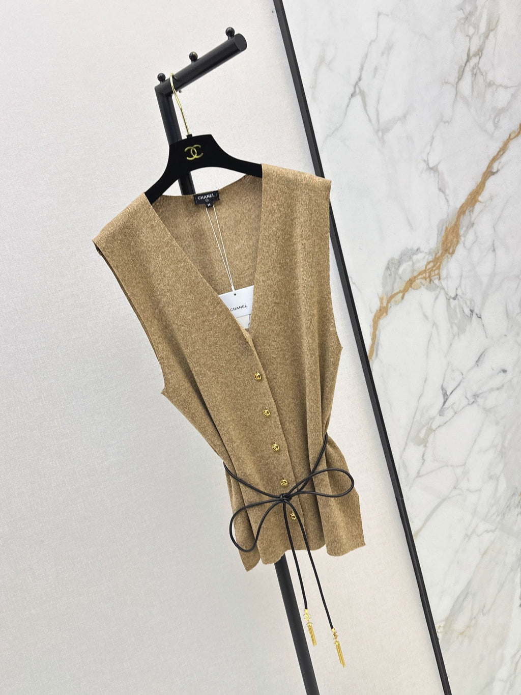 26FW New Camel V-Neck Sleeveless Knit Vest 🤎
