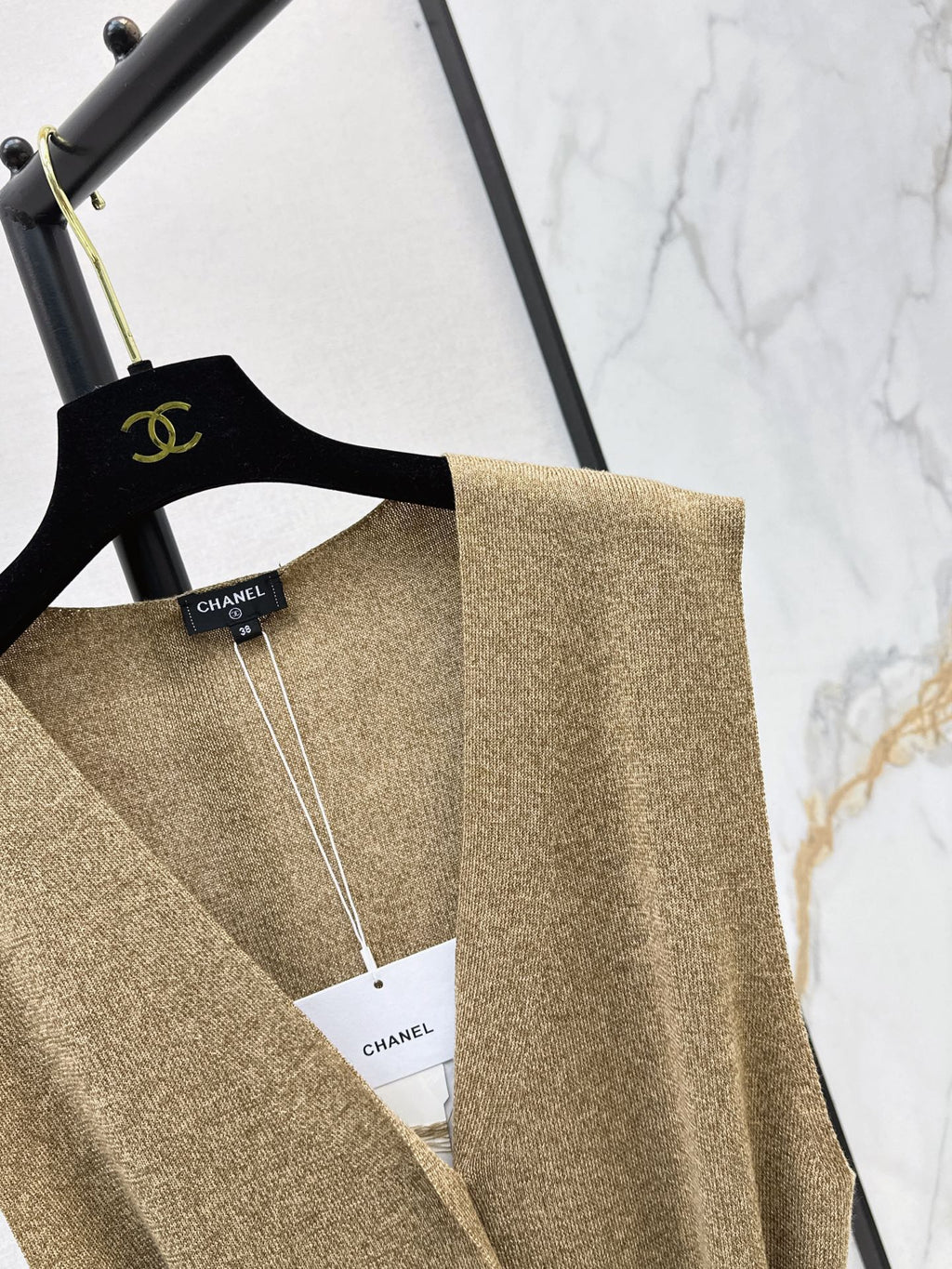 26FW New Camel V-Neck Sleeveless Knit Vest 🤎