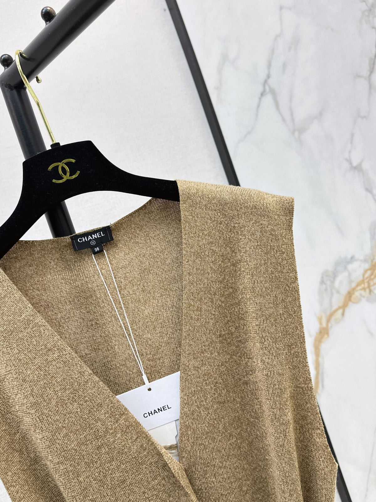26FW New Camel V-Neck Sleeveless Knit Vest 🤎