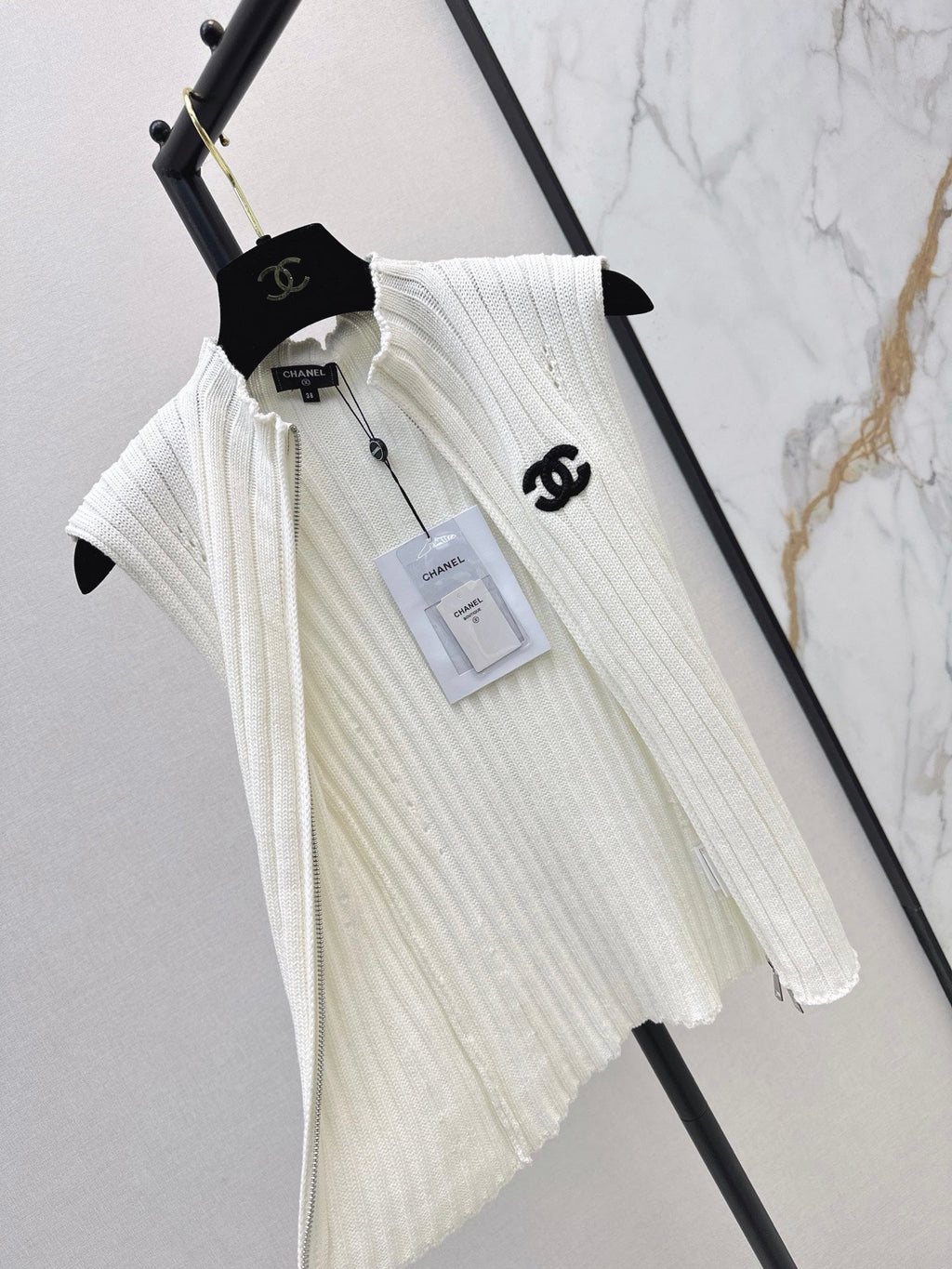 26FW New Color-Block Square-Neck Slim-Fit Sleeveless Knit Top 🤎
