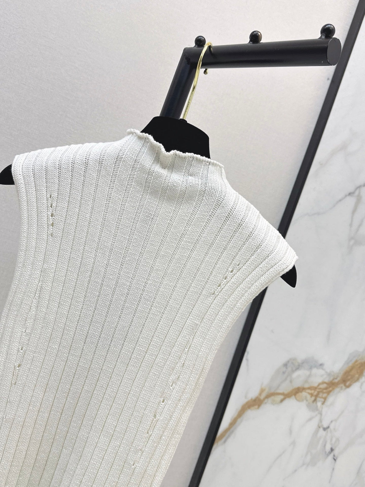 26FW New Color-Block Square-Neck Slim-Fit Sleeveless Knit Top 🤎