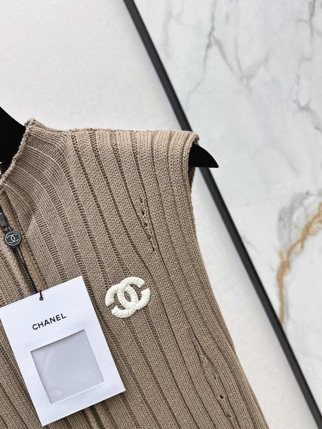 26FW New Color-Block Square-Neck Slim-Fit Sleeveless Knit Top 🤎